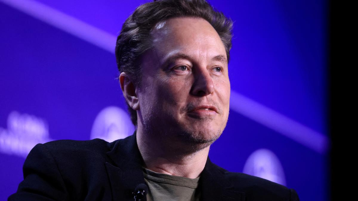 Elon Musk, kullanıcı verilerinin gizliliği nedeniyle WhatsApp’ı hedef aldı